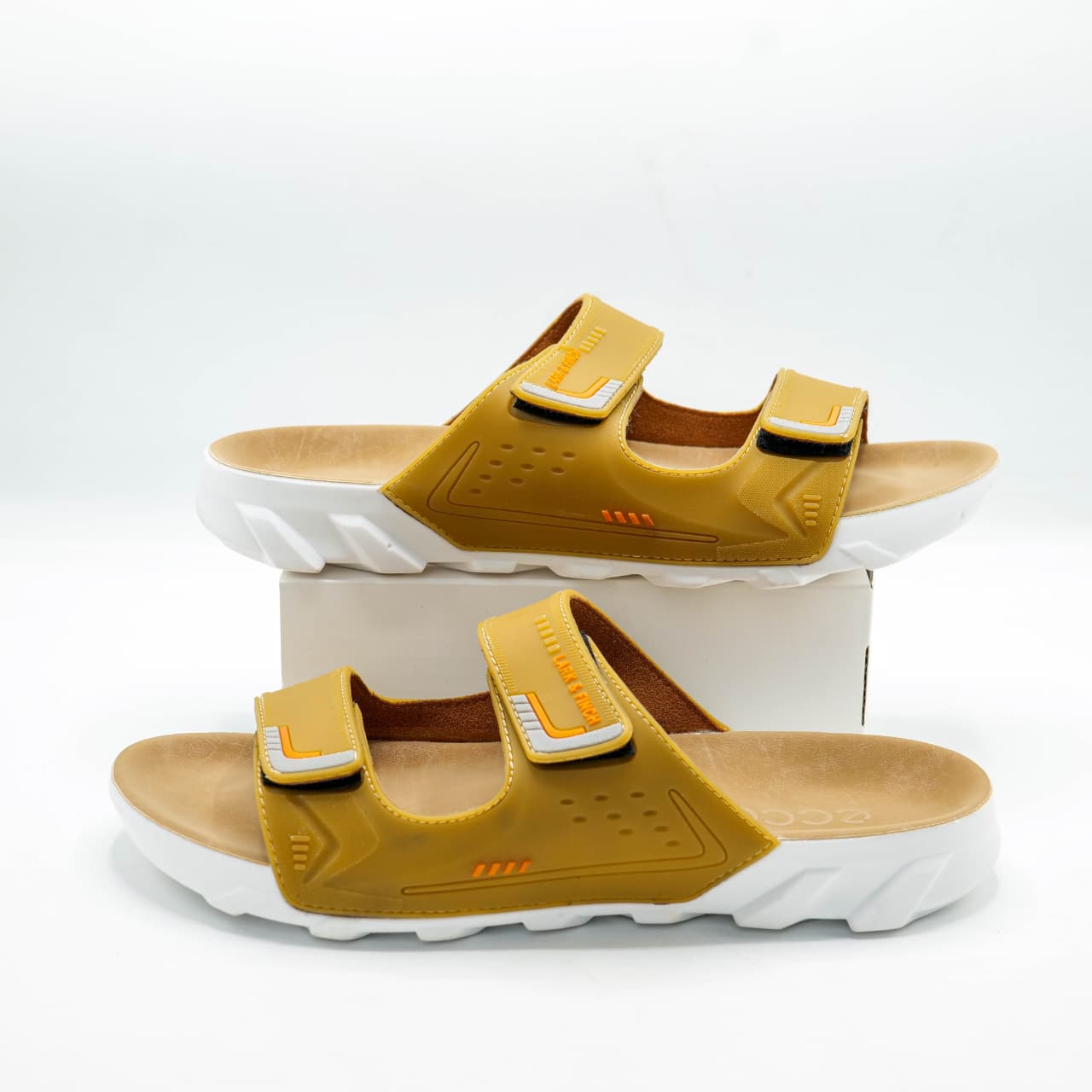 ECCO LIGHT WEIGHT SLIPPPERS