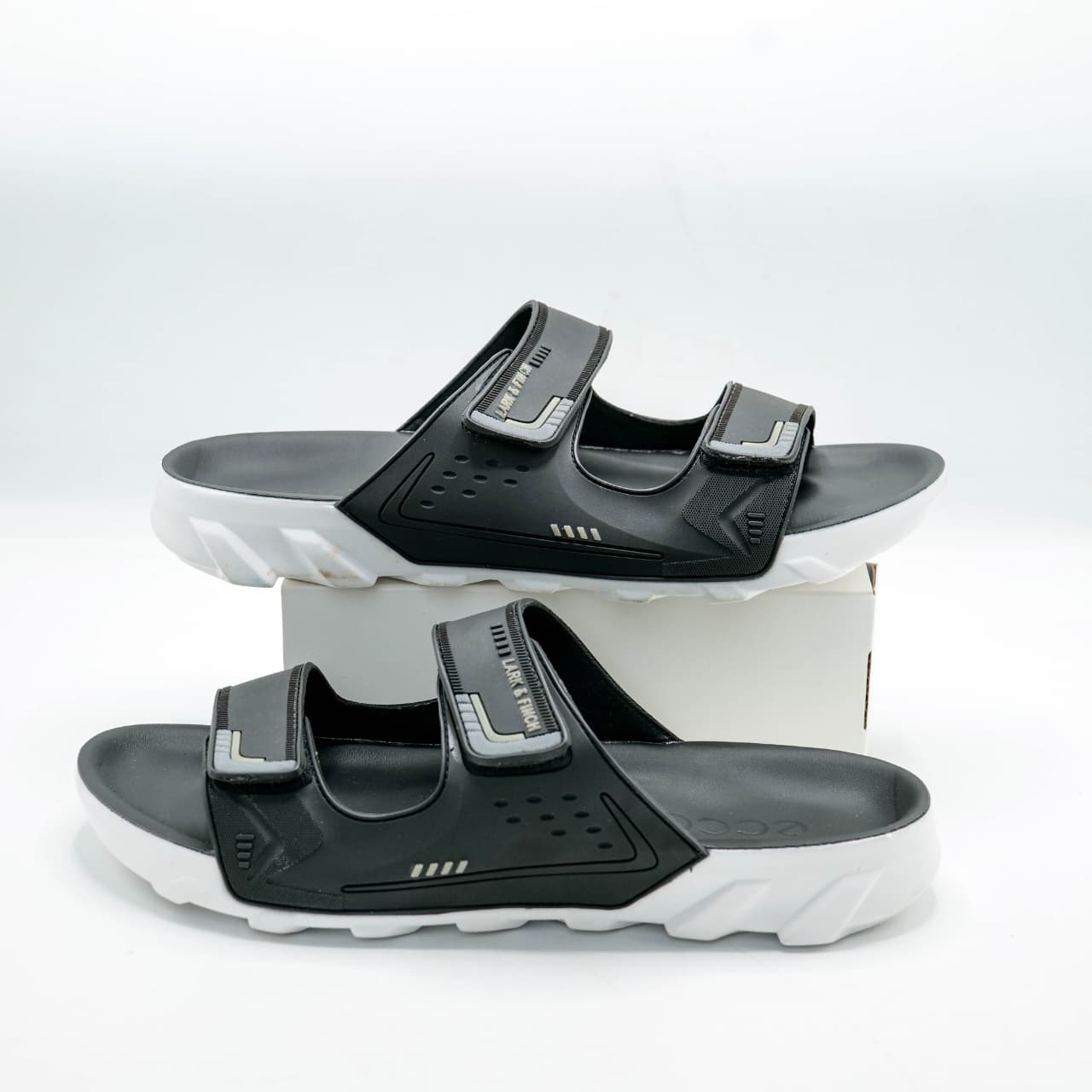 ECCO LIGHT WEIGHT SLIPPPERS